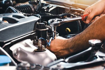 Engine Services in Taft, Florida